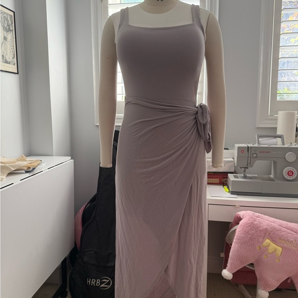 Wilfred Dresses & Skirts - Wilfred Midi Wrap Sleeveless Dress